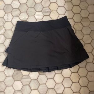 black ivivva skirt